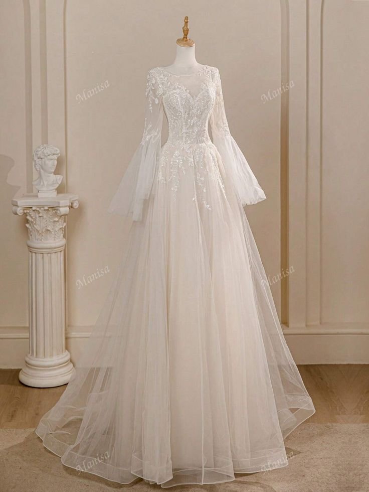 Ethereal bridal look crafted with fine embellishments, representing the best wedding gown in Kottakkal.